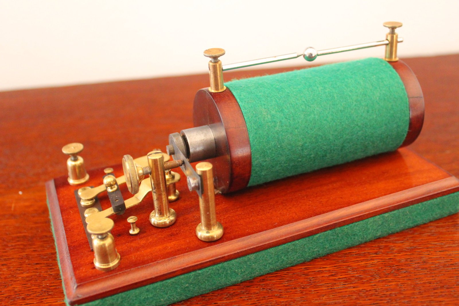 VERY HIGH VOLTAGE GENERATOR - SOLID STATE RUHMKORFF COIL