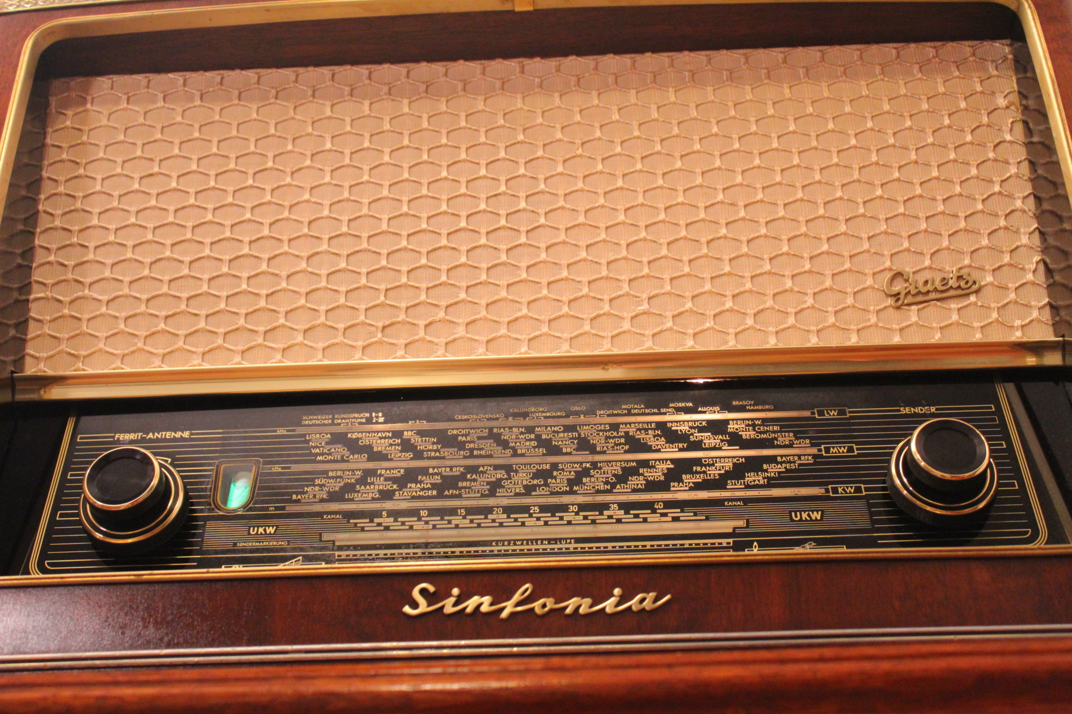Graetz Sinfonia 4R211 14