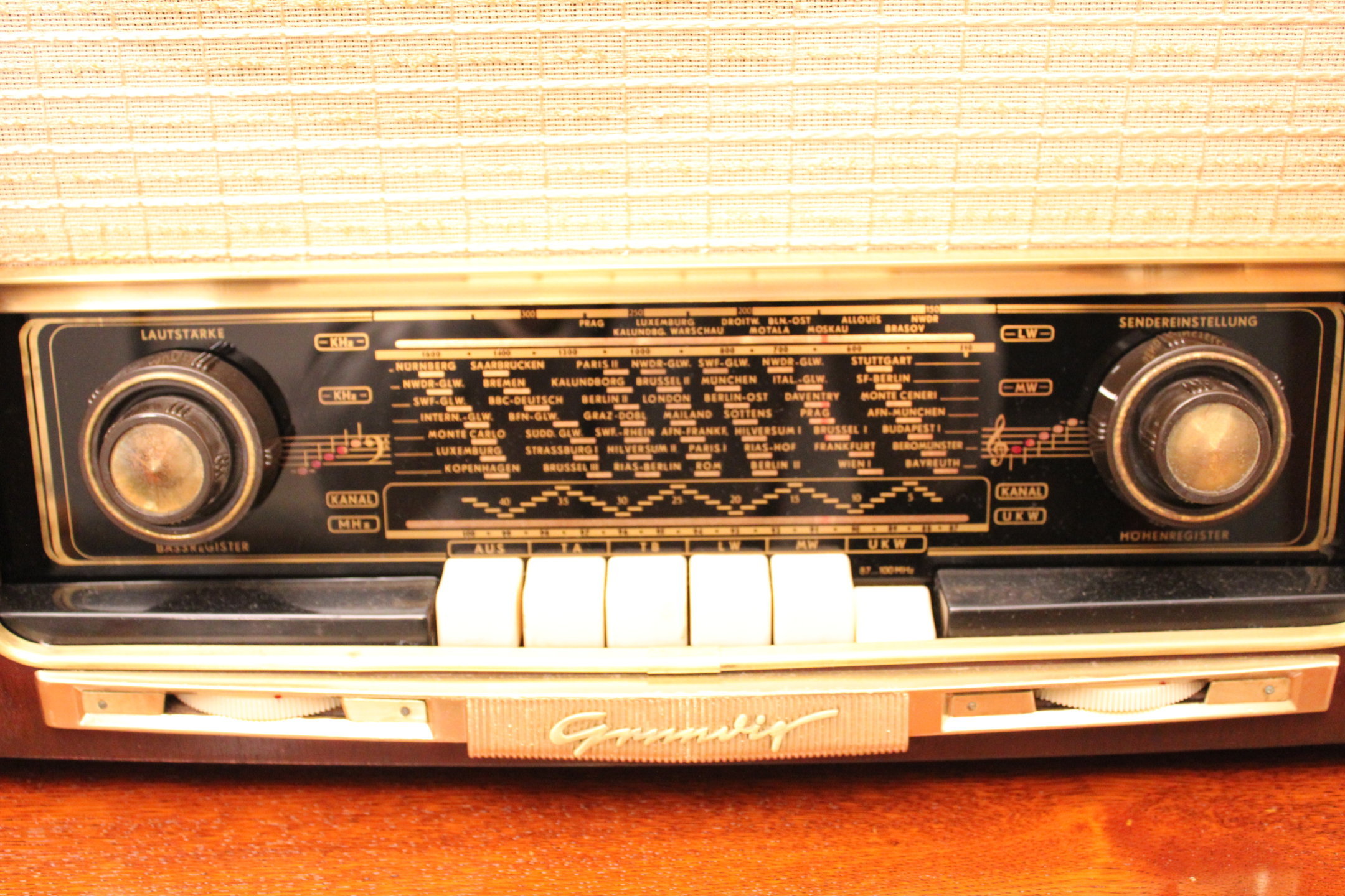 Grundig 2030W 3D 05