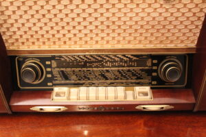 Loewe Opta Apollo 761W 06