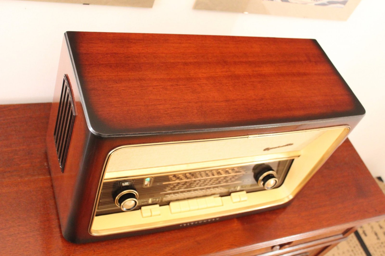 Telefunken Operette 8 03 – Antica Radio
